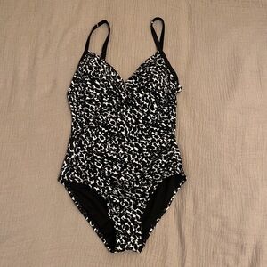 Calvin Klein black & white one piece swimsuit. Size 10 . Perfect condition